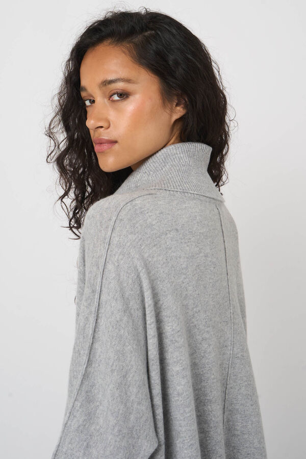 Turtleneck sweater with wide a-line silhouette image number 6