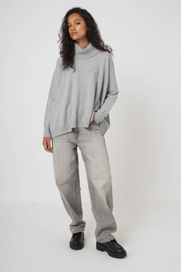 Turtleneck sweater with wide a-line silhouette image number 7