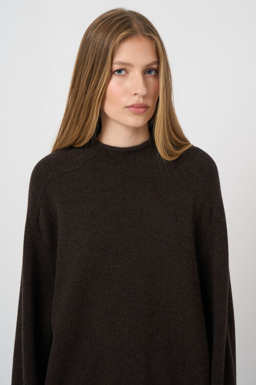 Oversized Kaschmirpullover mit Stehkragen